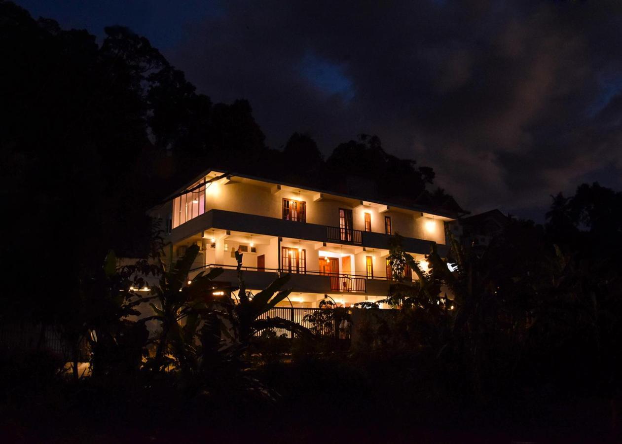 Hotel White Camelot Kandy Exterior foto
