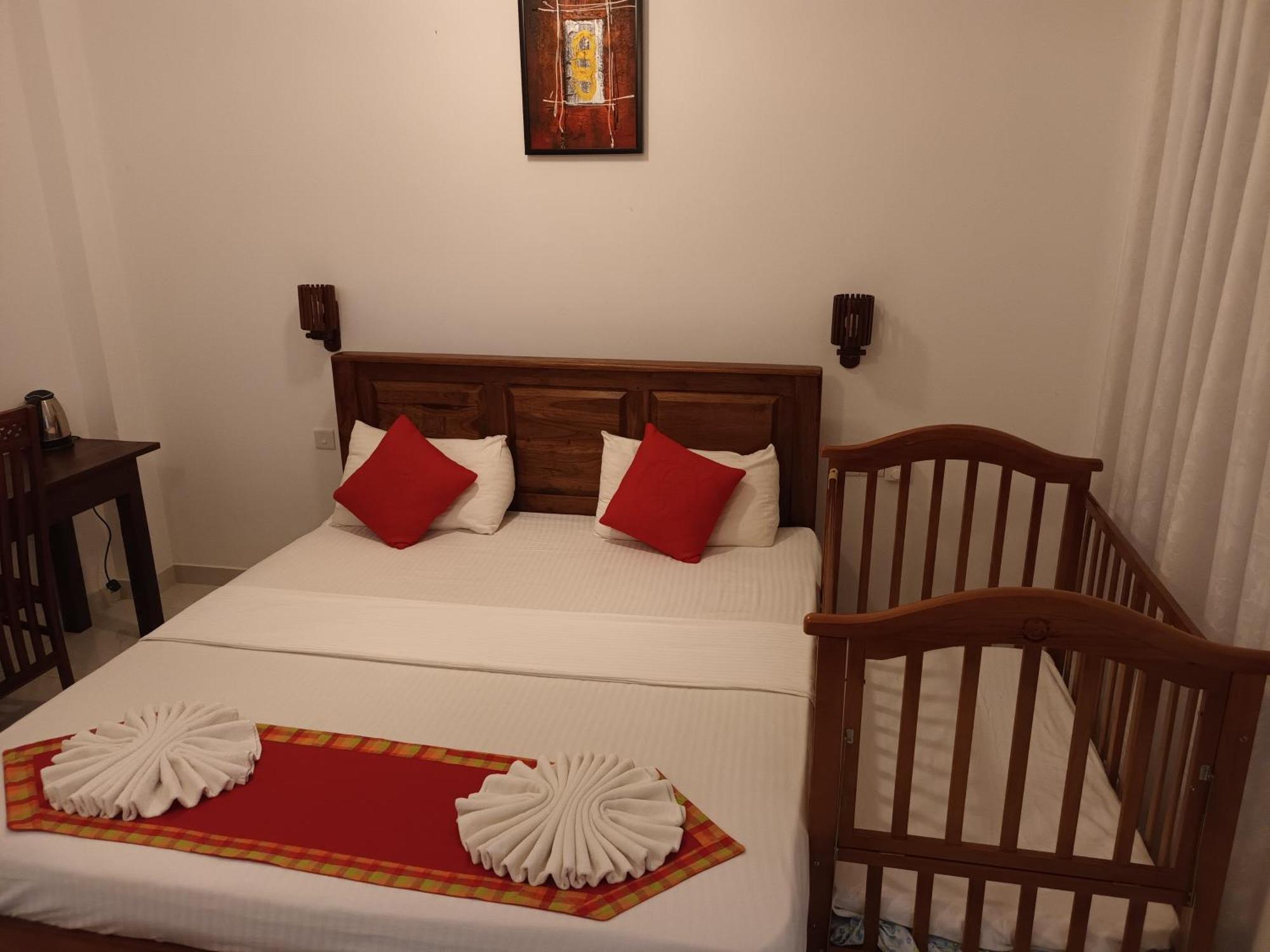 Hotel White Camelot Kandy Exterior foto