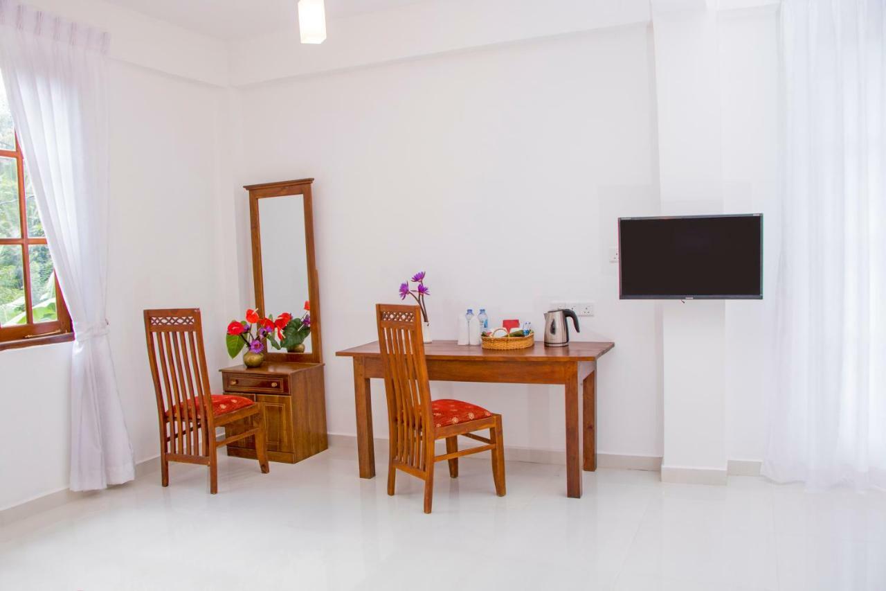 Hotel White Camelot Kandy Exterior foto