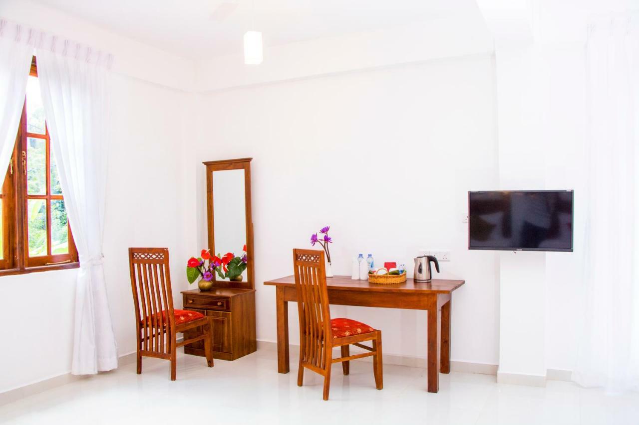 Hotel White Camelot Kandy Exterior foto
