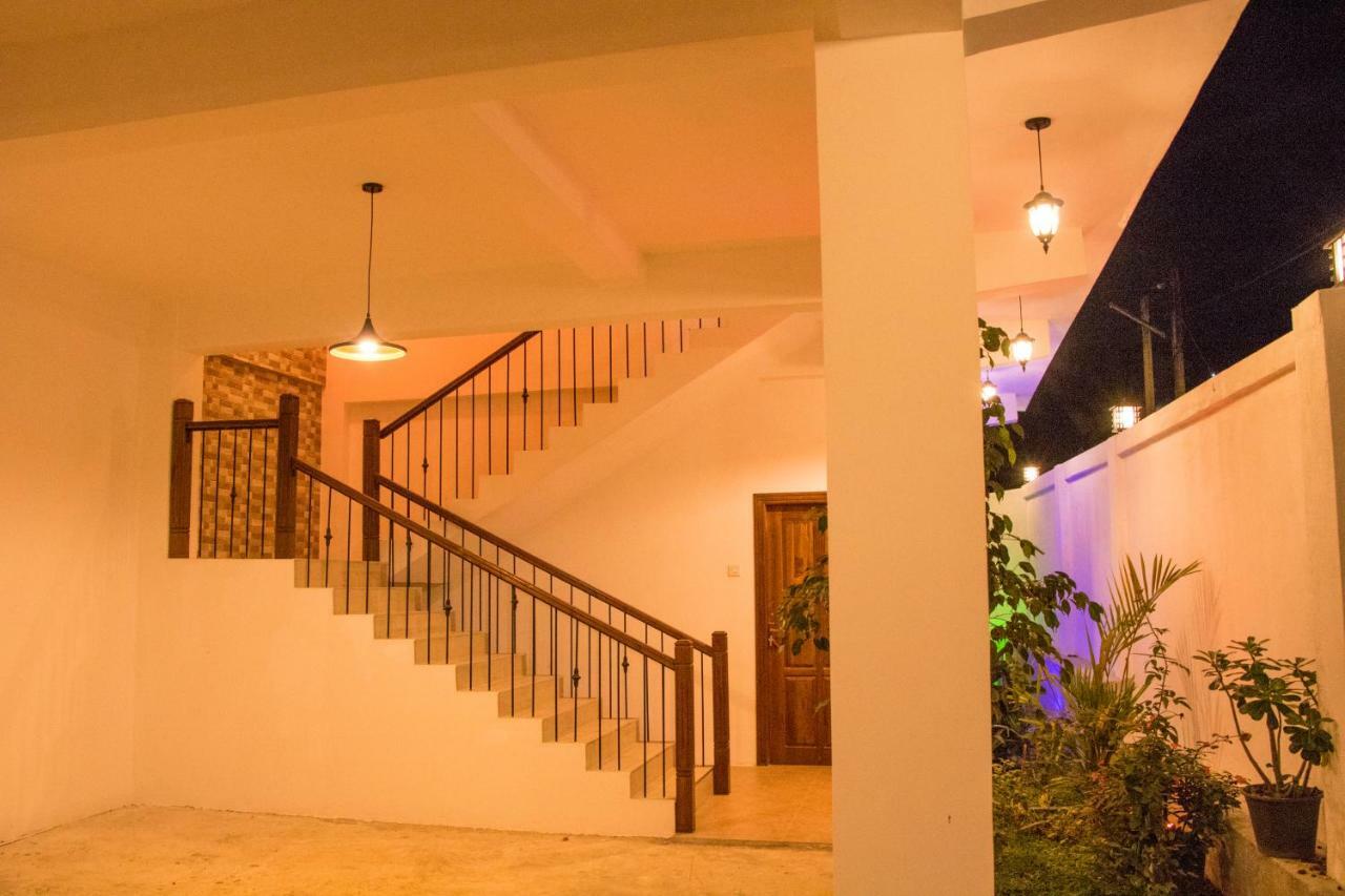 Hotel White Camelot Kandy Exterior foto